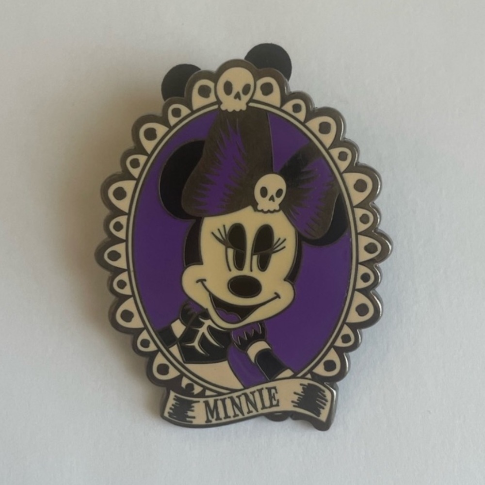 Minnie Mouse Purple Skeleton pin